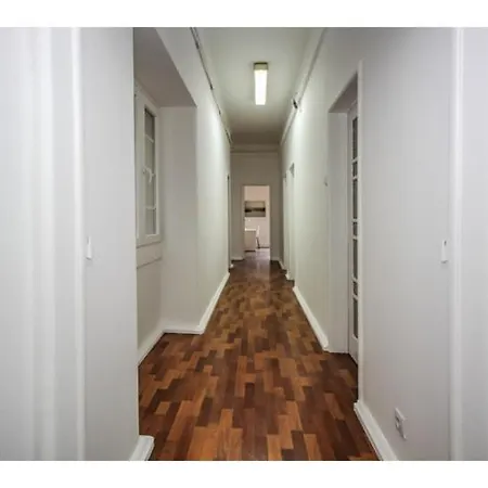 Houze Spacious 9 Bedroom Flat In Central Lisbon Appartamento Lisbona